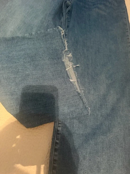 Kut from the Kloth Straight-Leg Jeans in Medium Blue Denim - Picture 4 of 14